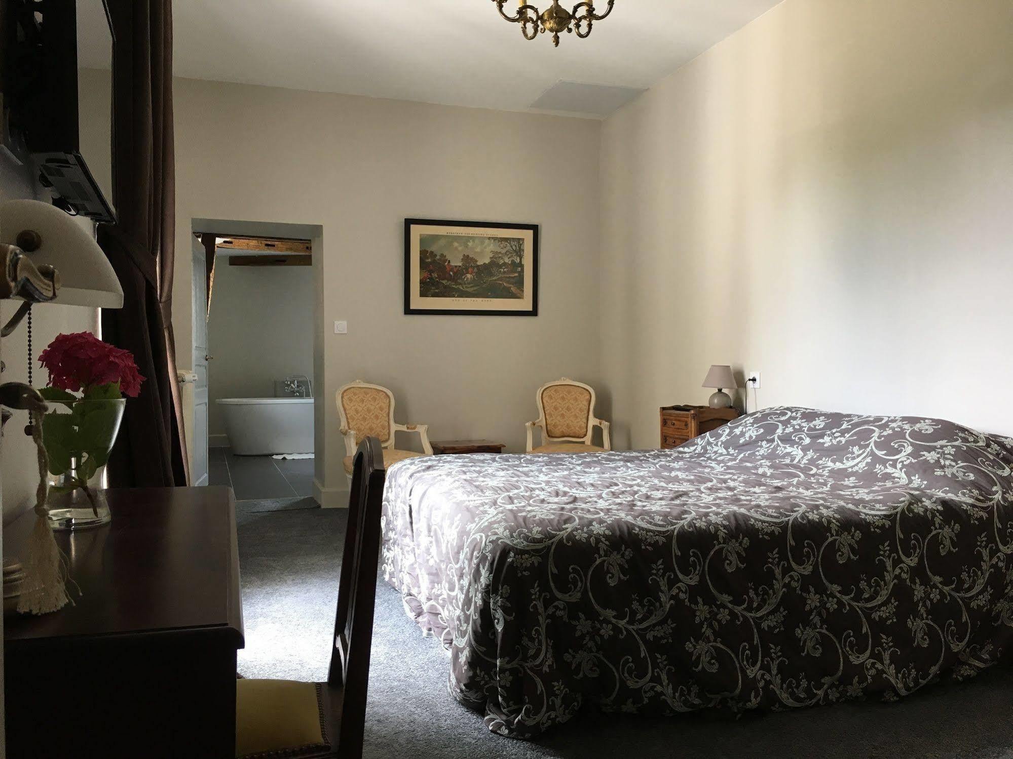 Château De La Coutancière - Hotel Brain-sur-Allonnes Esterno foto